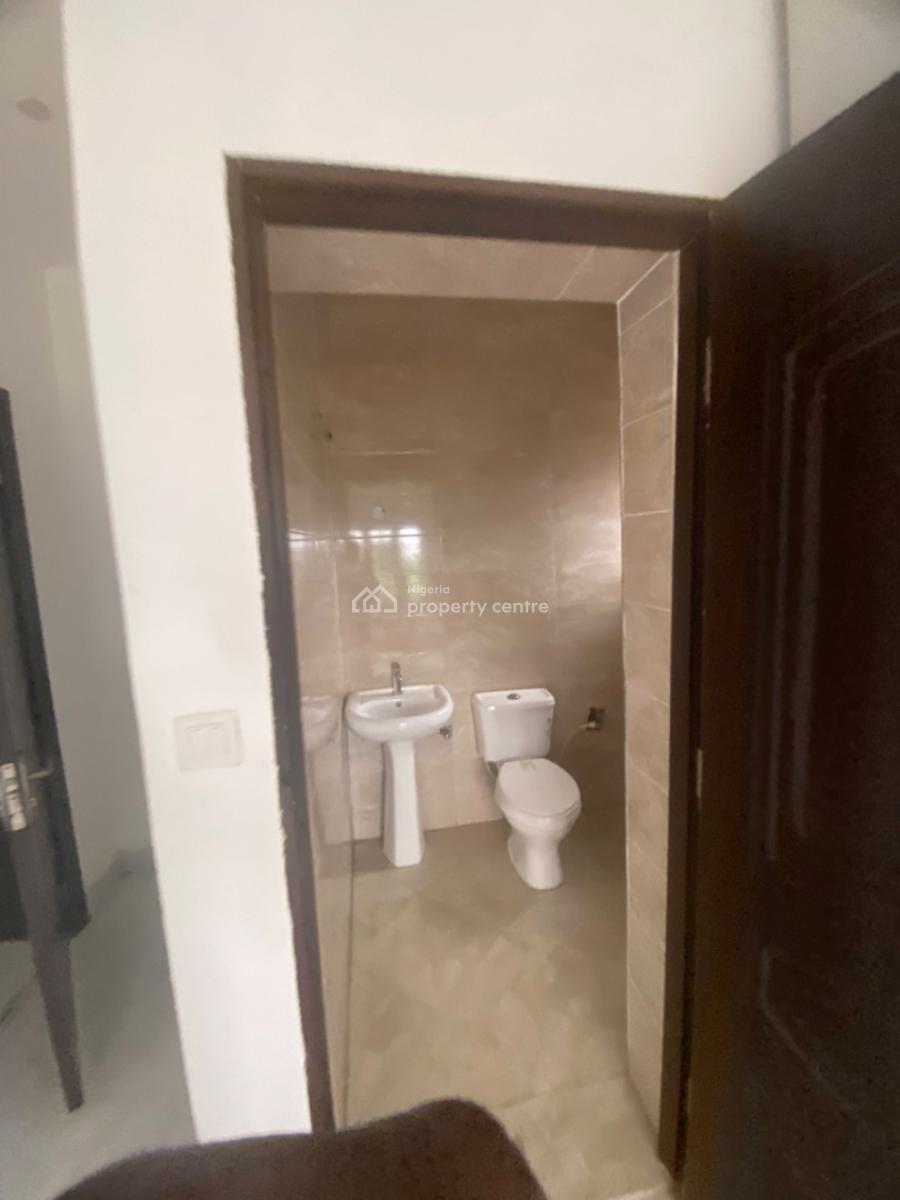Luxuriously Nice Spacious  3 Bedroom Flat  with Excellent Finishing, 12, Kayode Street Sangotedo, Sangotedo, Ajah, Lagos, House for Rent