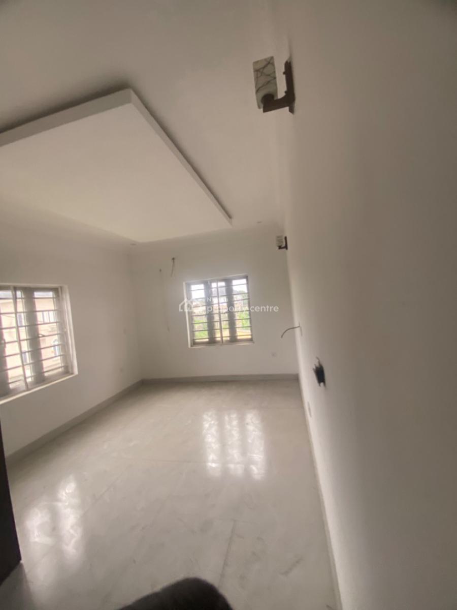 Luxuriously Nice Spacious  3 Bedroom Flat  with Excellent Finishing, 12, Kayode Street Sangotedo, Sangotedo, Ajah, Lagos, House for Rent