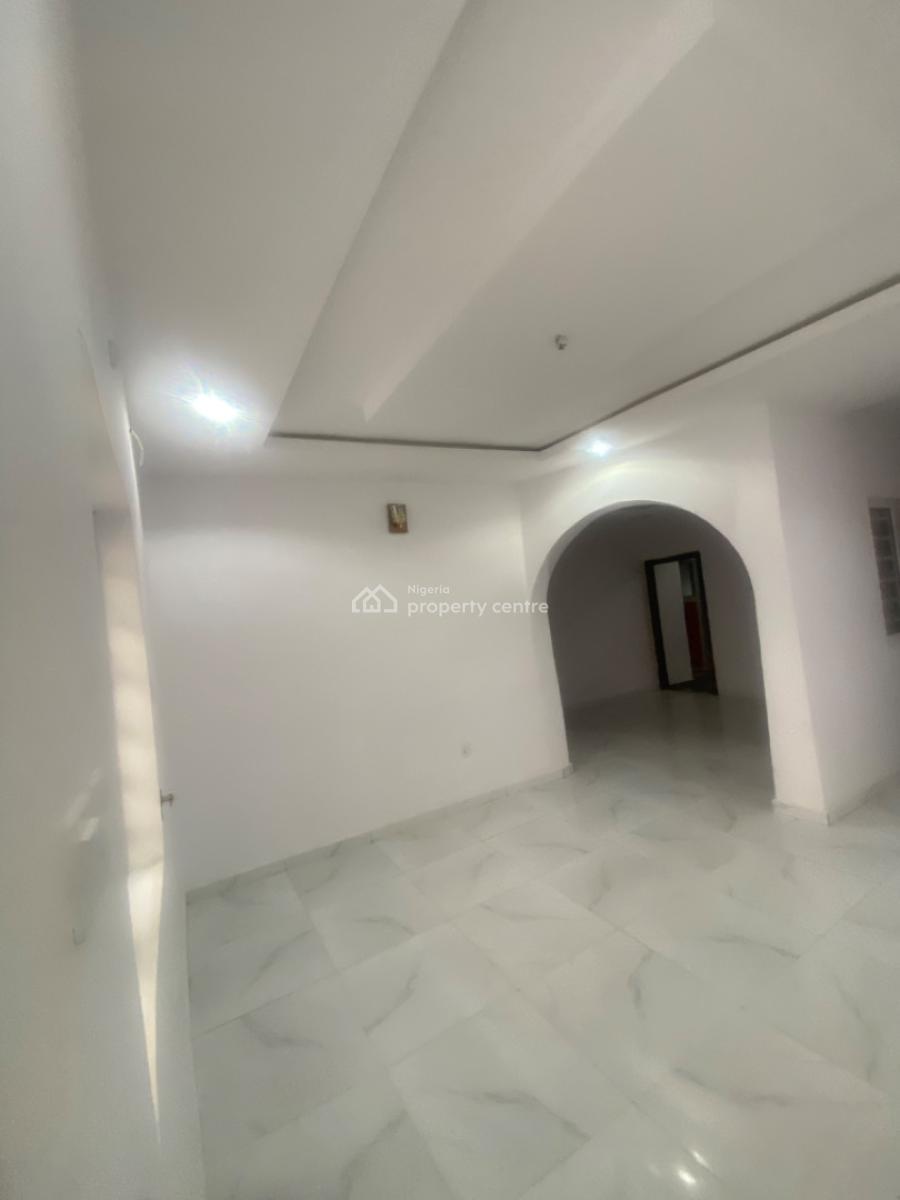 Luxuriously Nice Spacious  3 Bedroom Flat with Excellent Finishing, 12, Kayode Street  Sangotedo, Sangotedo, Ajah, Lagos, House for Rent