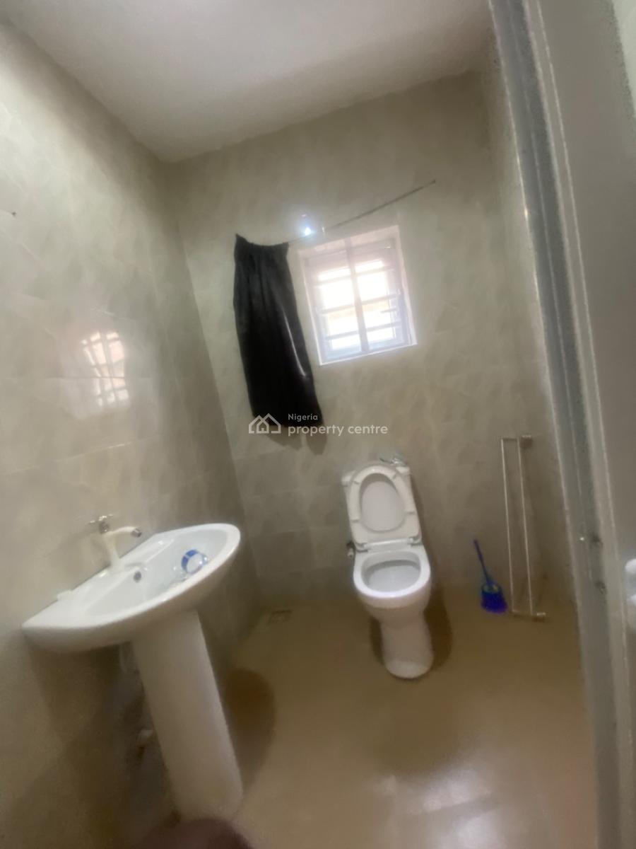 Luxuriously Nice Spacious  3 Bedroom Flat with Excellent Finishing, 12, Kayode Street  Sangotedo, Sangotedo, Ajah, Lagos, House for Rent