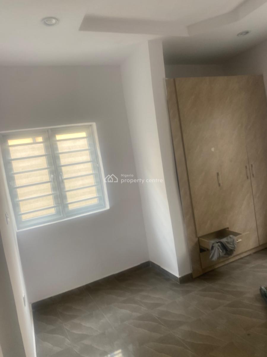 Luxuriously Nice Spacious  3 Bedroom Flat with Excellent Finishing, 12, Kayode Street  Sangotedo, Sangotedo, Ajah, Lagos, House for Rent