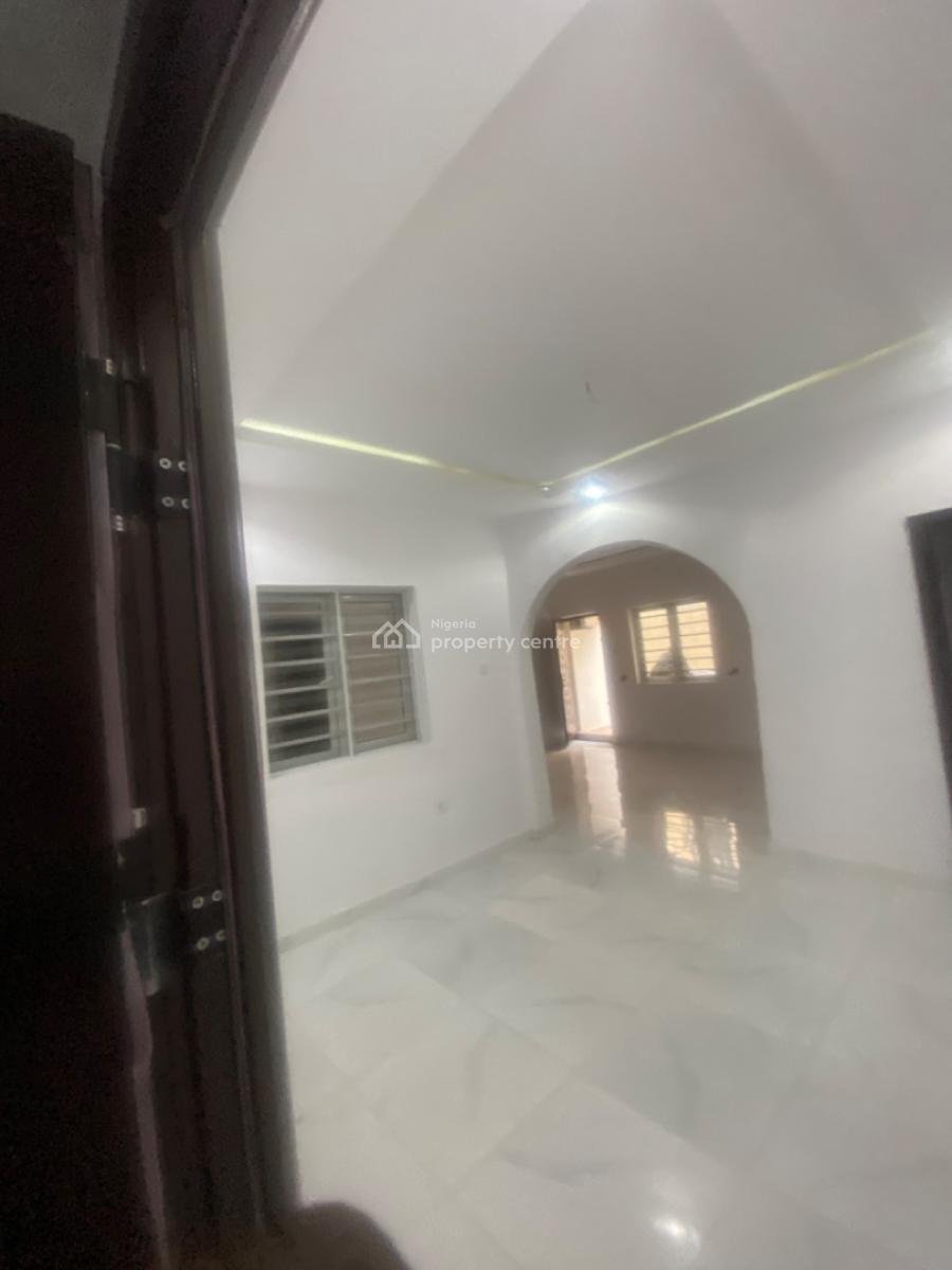 Luxuriously Nice Spacious  3 Bedroom Flat with Excellent Finishing, 12, Kayode Street  Sangotedo, Sangotedo, Ajah, Lagos, House for Rent