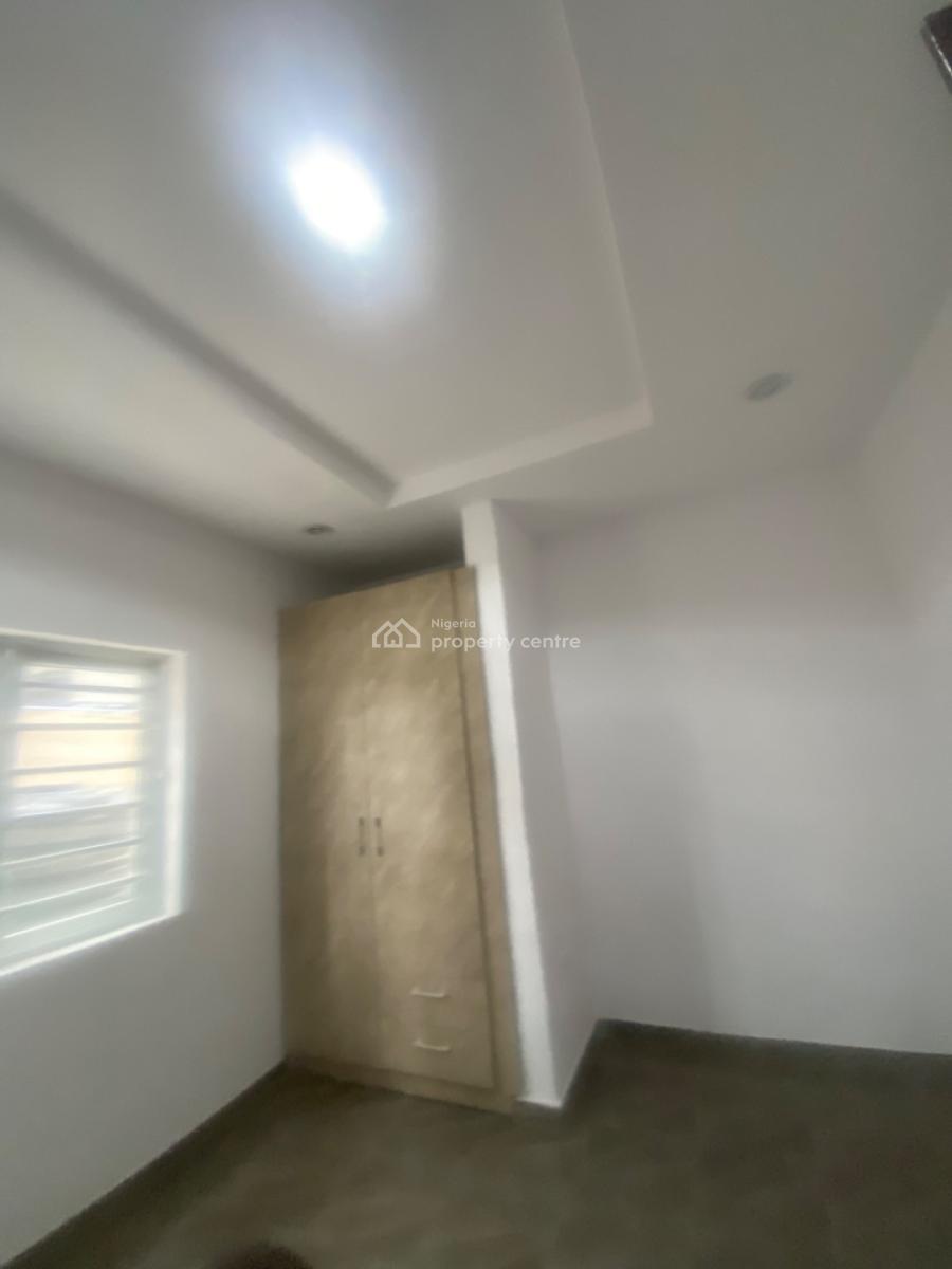 Luxuriously Nice Spacious  3 Bedroom Flat with Excellent Finishing, 12, Kayode Street  Sangotedo, Sangotedo, Ajah, Lagos, House for Rent