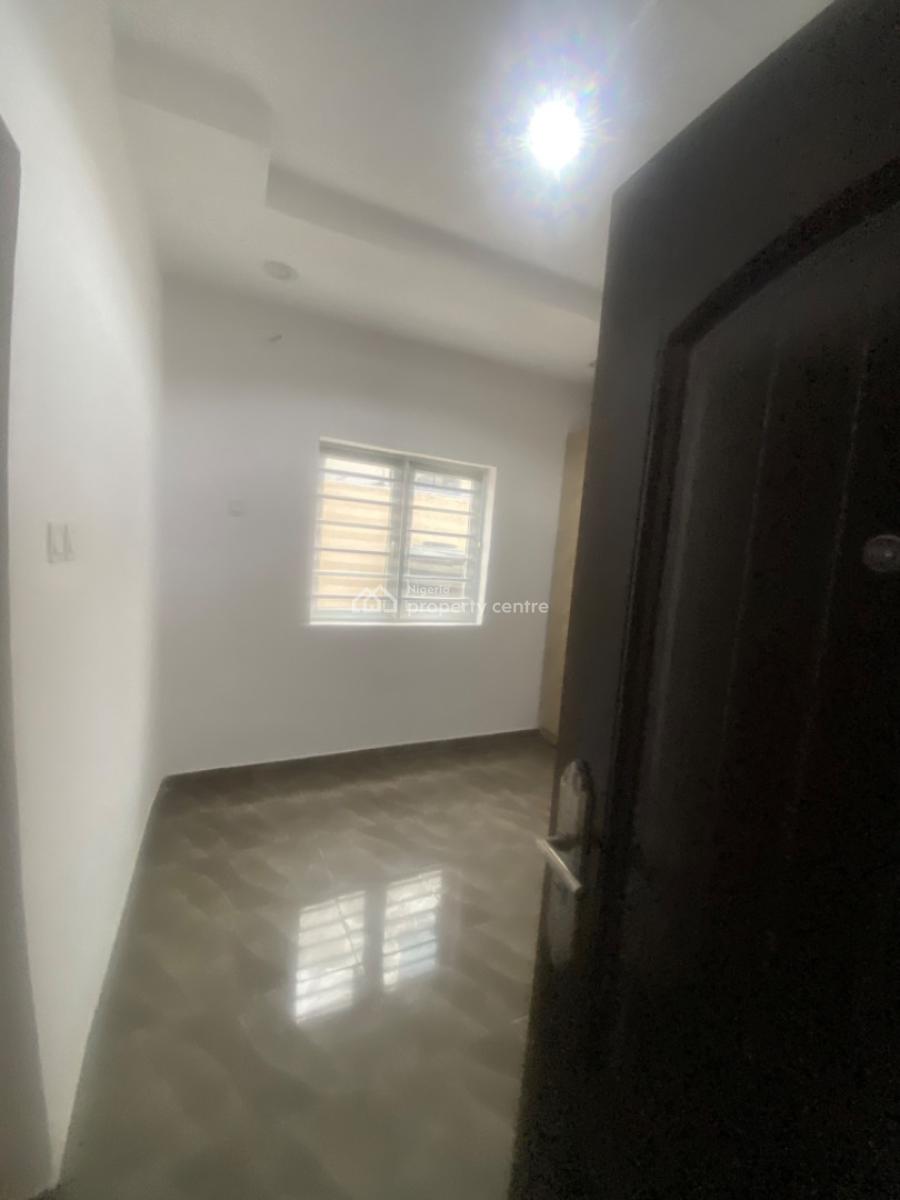 Luxuriously Nice Spacious  3 Bedroom Flat with Excellent Finishing, 12, Kayode Street  Sangotedo, Sangotedo, Ajah, Lagos, House for Rent
