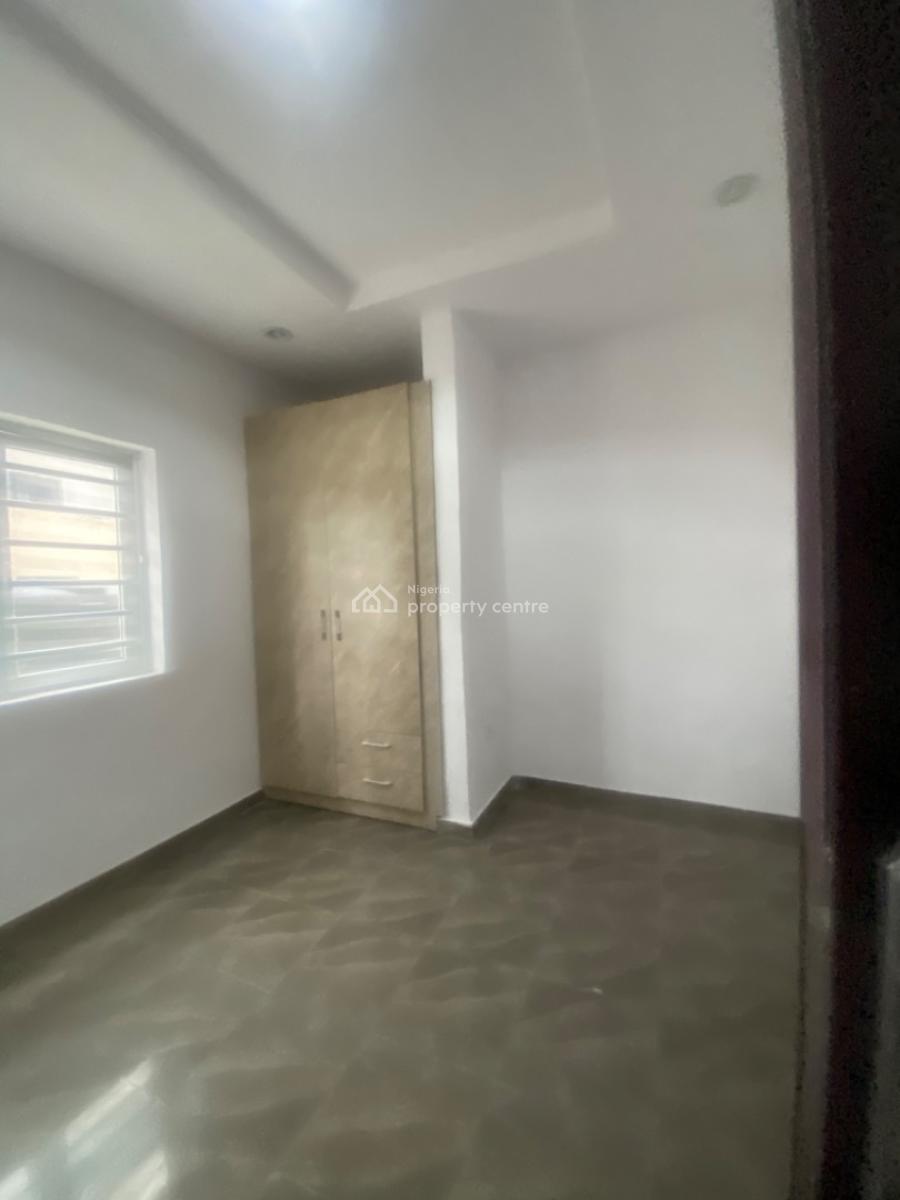 Luxuriously Nice Spacious  3 Bedroom Flat with Excellent Finishing, 12, Kayode Street  Sangotedo, Sangotedo, Ajah, Lagos, House for Rent