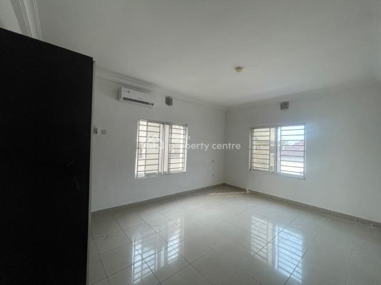 Very Nice 3 Bedroom Apartment with Bq &pool, Lekki Phase 1, Lekki, Lagos, Flat / Apartment for Rent