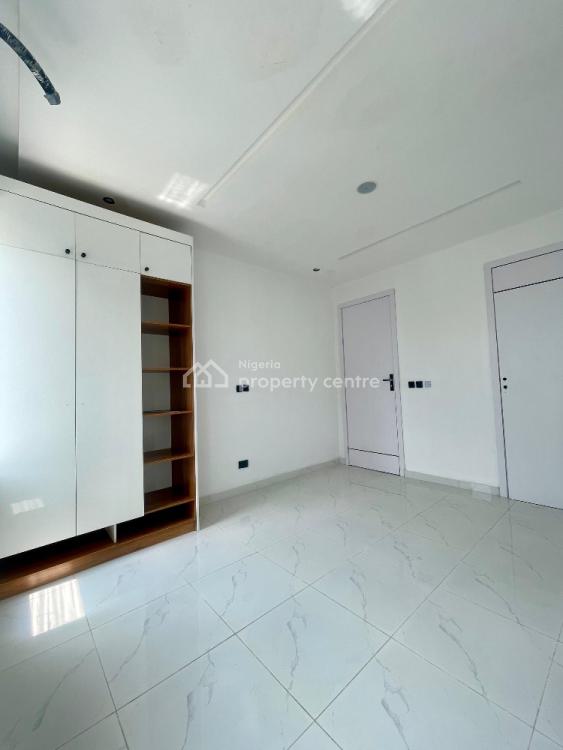 4 Bedrooms Penthouse  with Swimming Pool, Lekki Phase 1, Lekki, Lagos, Flat / Apartment for Sale