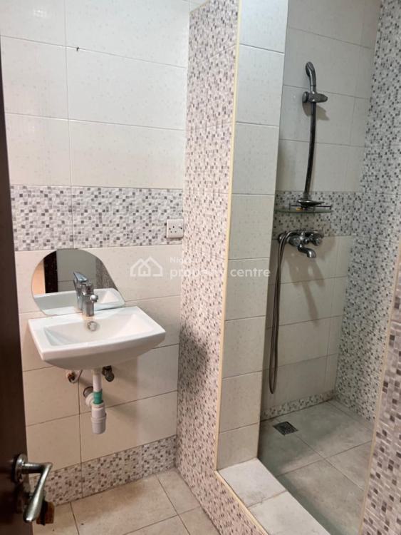 3-bedroom Apartments in a Self Compound, Lekki Phase 1, Lekki, Lagos, Flat / Apartment for Rent