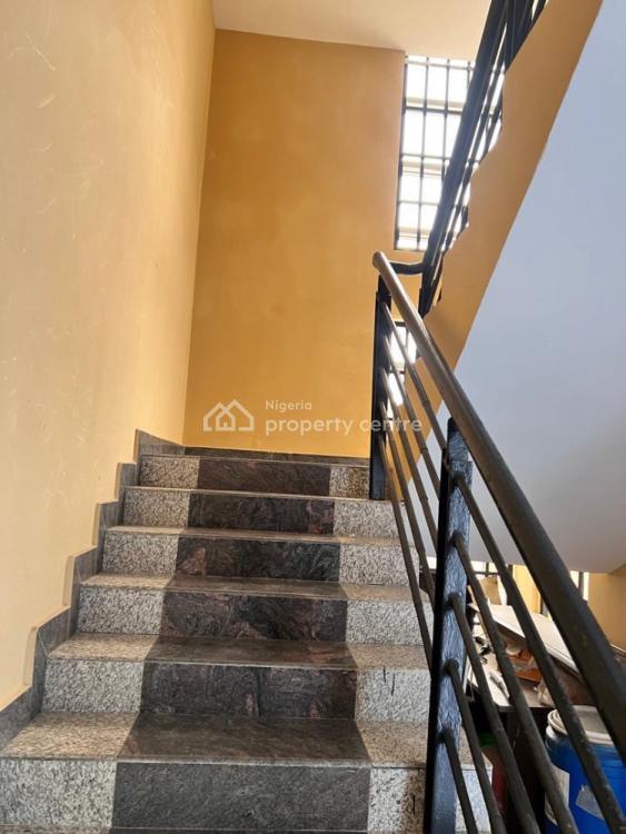 3-bedroom Apartments in a Self Compound, Lekki Phase 1, Lekki, Lagos, Flat / Apartment for Rent