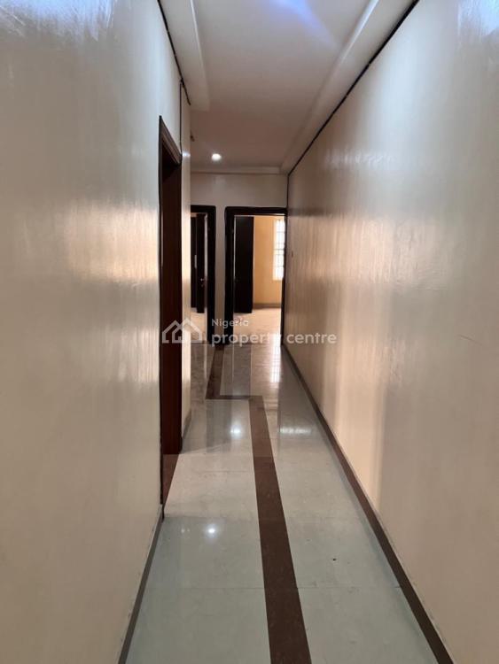 3-bedroom Apartments in a Self Compound, Lekki Phase 1, Lekki, Lagos, Flat / Apartment for Rent