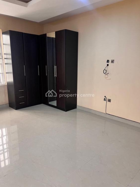 3-bedroom Apartments in a Self Compound, Lekki Phase 1, Lekki, Lagos, Flat / Apartment for Rent