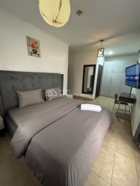 Lovely 3 Bedrooms with Swimming Pool, Gym and Recliner, Olaletan Street, Oniru, Victoria Island (vi), Lagos, Flat / Apartment Short Let