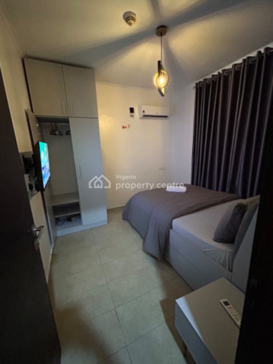 Lovely 3 Bedrooms with Swimming Pool, Gym and Recliner, Olaletan Street, Oniru, Victoria Island (vi), Lagos, Flat / Apartment Short Let