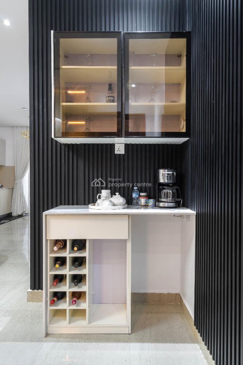 Luxurious Waterfront 1 Bedroom Apartment with Ps5,pool, Cinema and Gym, Admiralty Road, Lekki Phase 1, Lekki, Lagos, Mini Flat (room and Parlour) Short Let