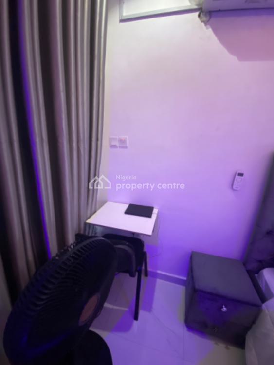 Studio Apartment, 64, Ayilara Street, Surulere, Lagos, Self Contain (single Rooms) Short Let