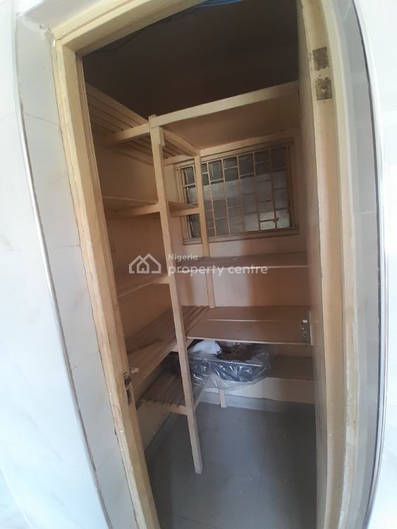 2 Bedrooms Renovated Apartment, Victoria Island (vi), Lagos, Flat / Apartment for Rent