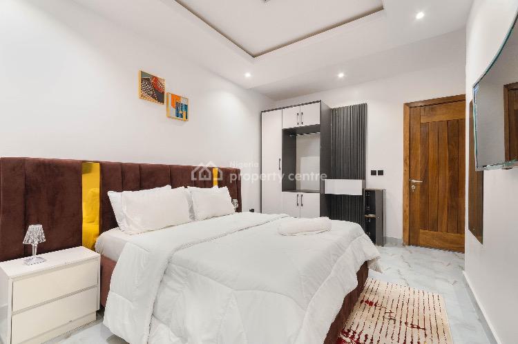 Luxury 2 Bedrooms Apartment, Freedom Way, Lekki Phase 1, Lekki, Lagos, Flat / Apartment Short Let