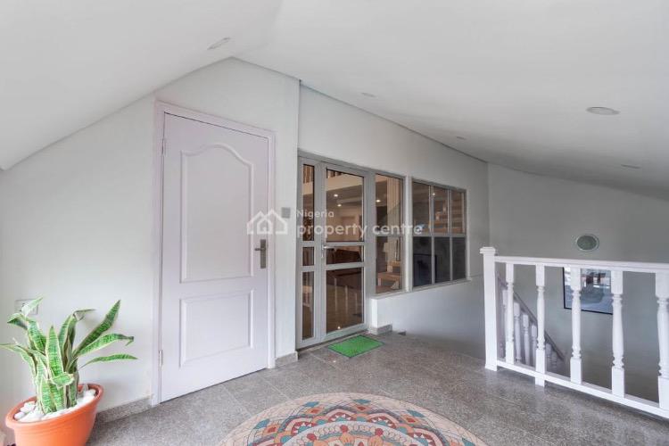 Waterfront 3 Bedrooms Mansionette, Off Admiralty, Lekki Phase 1, Lekki, Lagos, Flat / Apartment Short Let