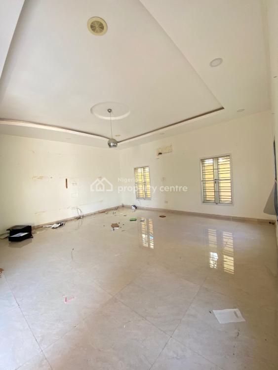For Rent 2 Bedroom Flat Apartment, Oral Estate, Lekki, Lagos 2 Beds
