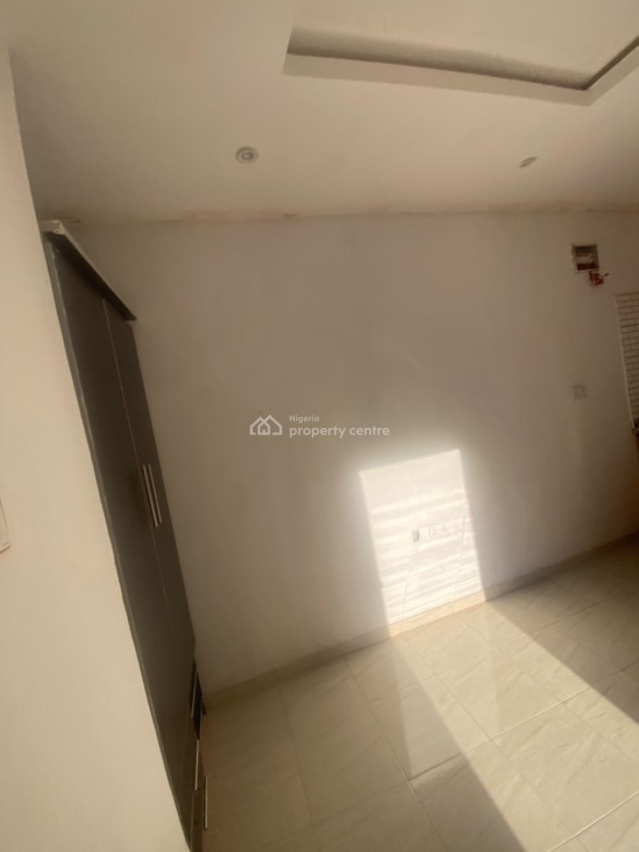 Luxuriously Nice Spacious Self Contain, No 14b Sikiru Street, Sangotedo, Ajah, Lagos, Self Contain (single Rooms) for Rent