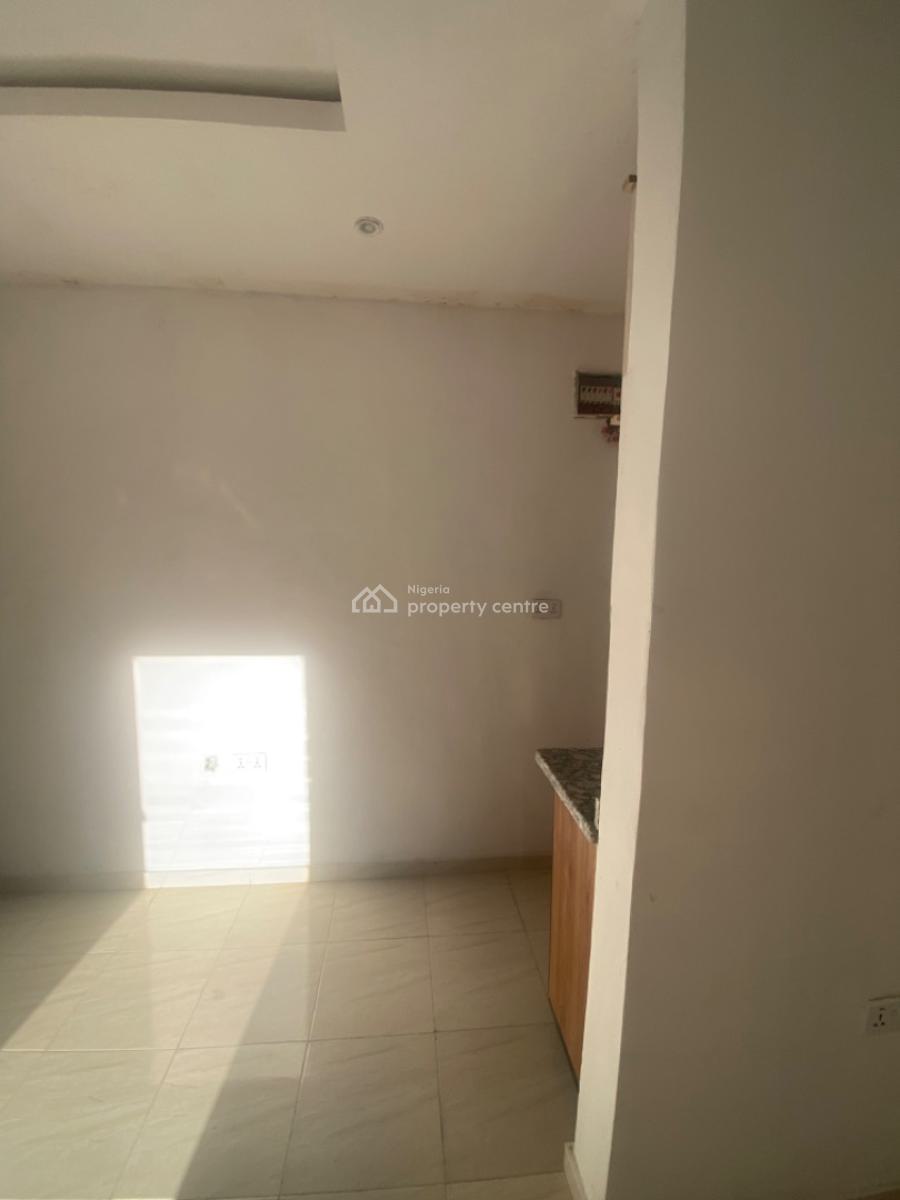 Luxuriously Nice Spacious Self Contain, No 14b Sikiru Street, Sangotedo, Ajah, Lagos, Self Contain (single Rooms) for Rent