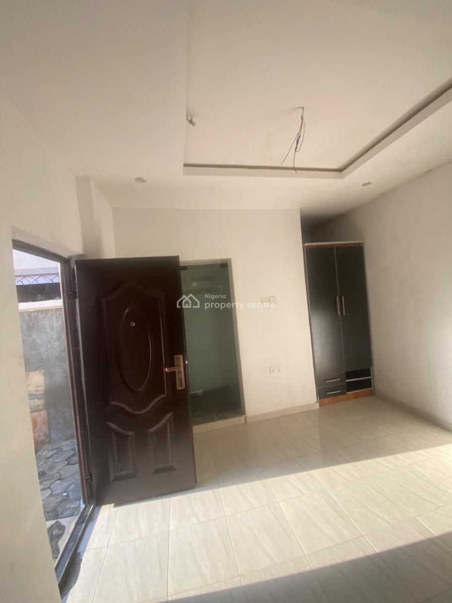 Luxuriously Nice Spacious Self Contain, No 14b Sikiru Street, Sangotedo, Ajah, Lagos, Self Contain (single Rooms) for Rent