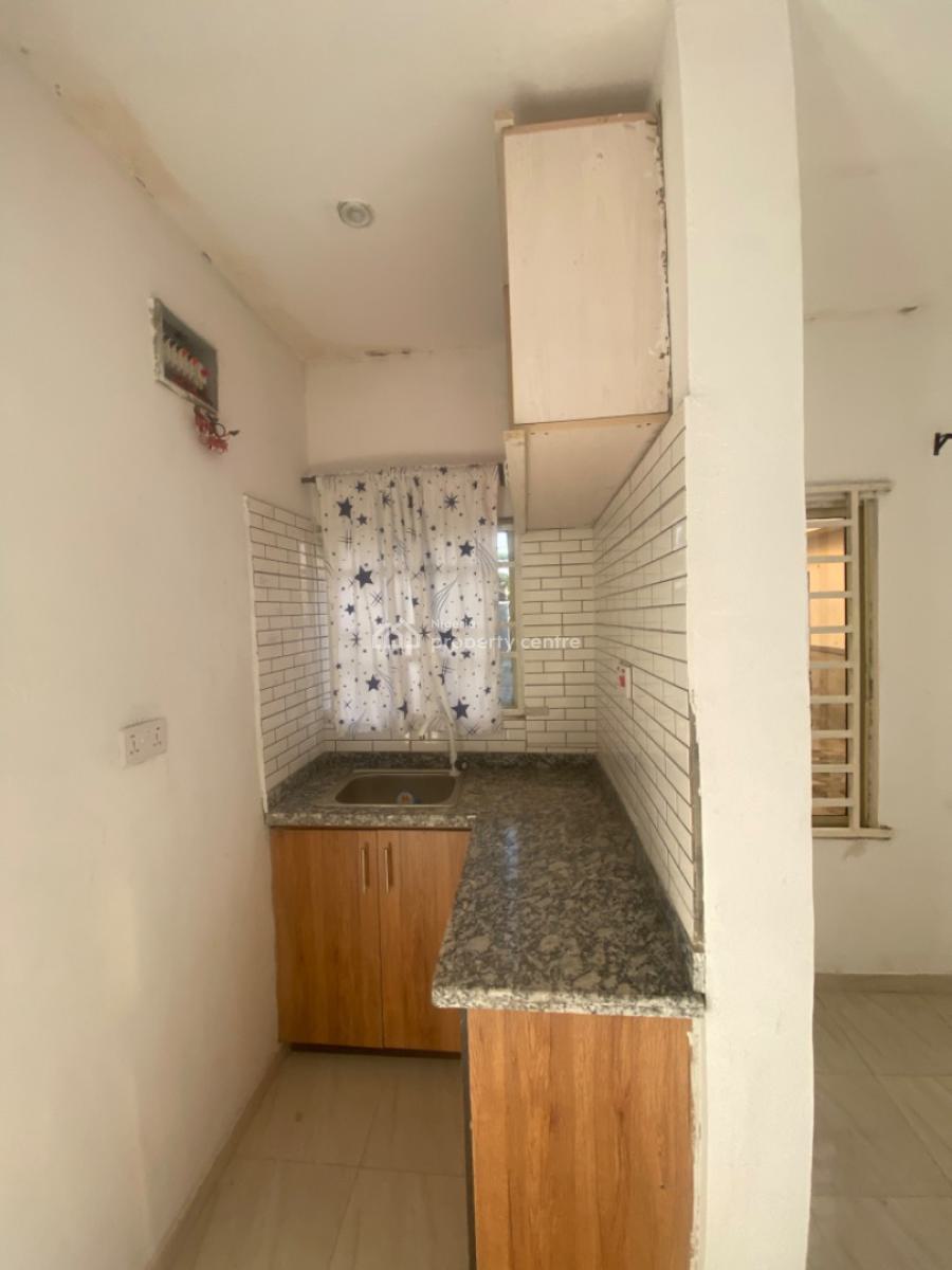 Luxuriously Nice Spacious Self Contain, No 14b Sikiru Street, Sangotedo, Ajah, Lagos, Self Contain (single Rooms) for Rent