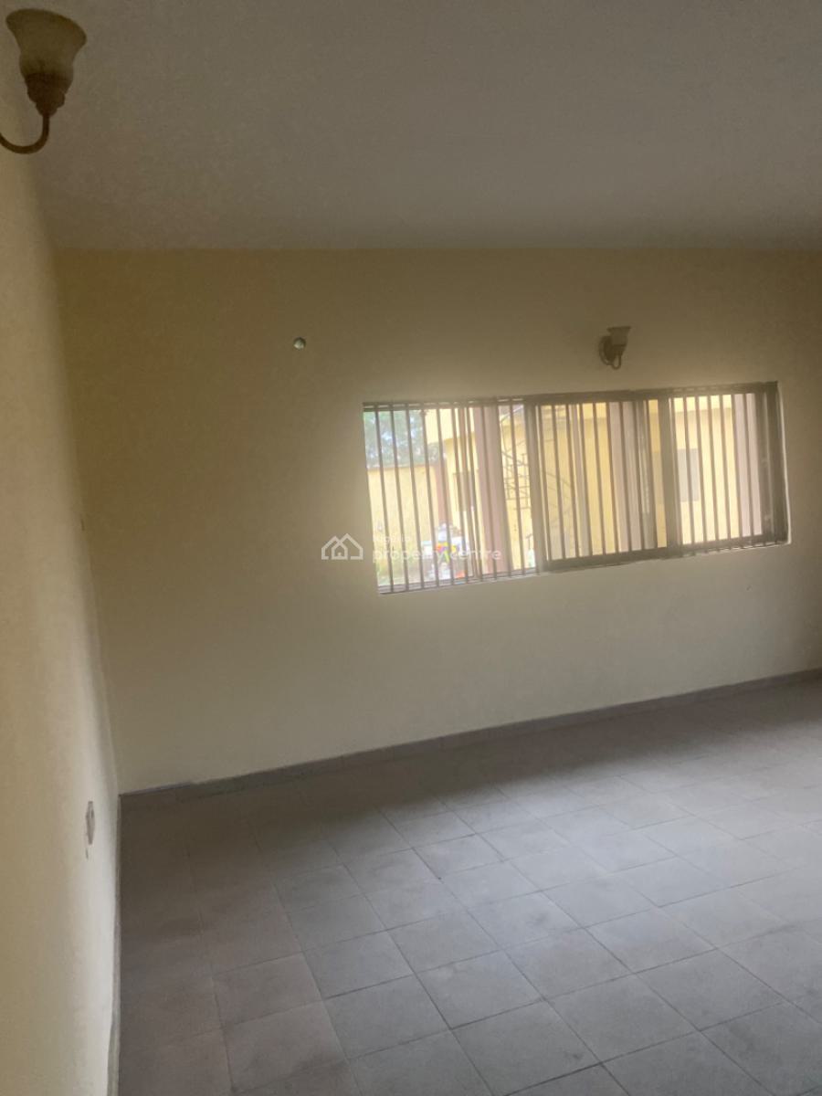 Luxuriously Nice Spacious Nice Shared Apartments, No. 14b, Sikiru Street, Sangotedo, Ajah, Lagos, Self Contain (single Rooms) for Rent