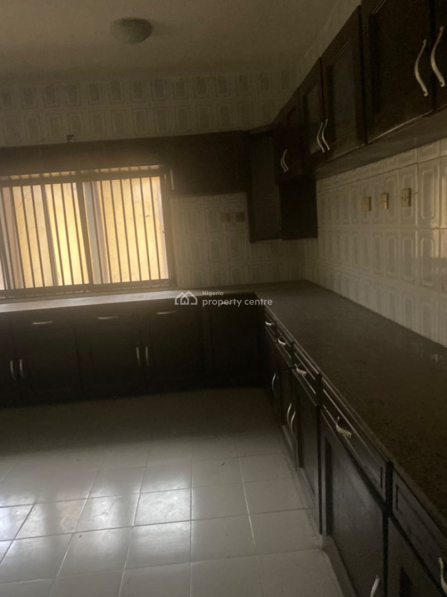 Luxuriously Nice Spacious Nice Shared Apartments, No. 14b, Sikiru Street, Sangotedo, Ajah, Lagos, Self Contain (single Rooms) for Rent
