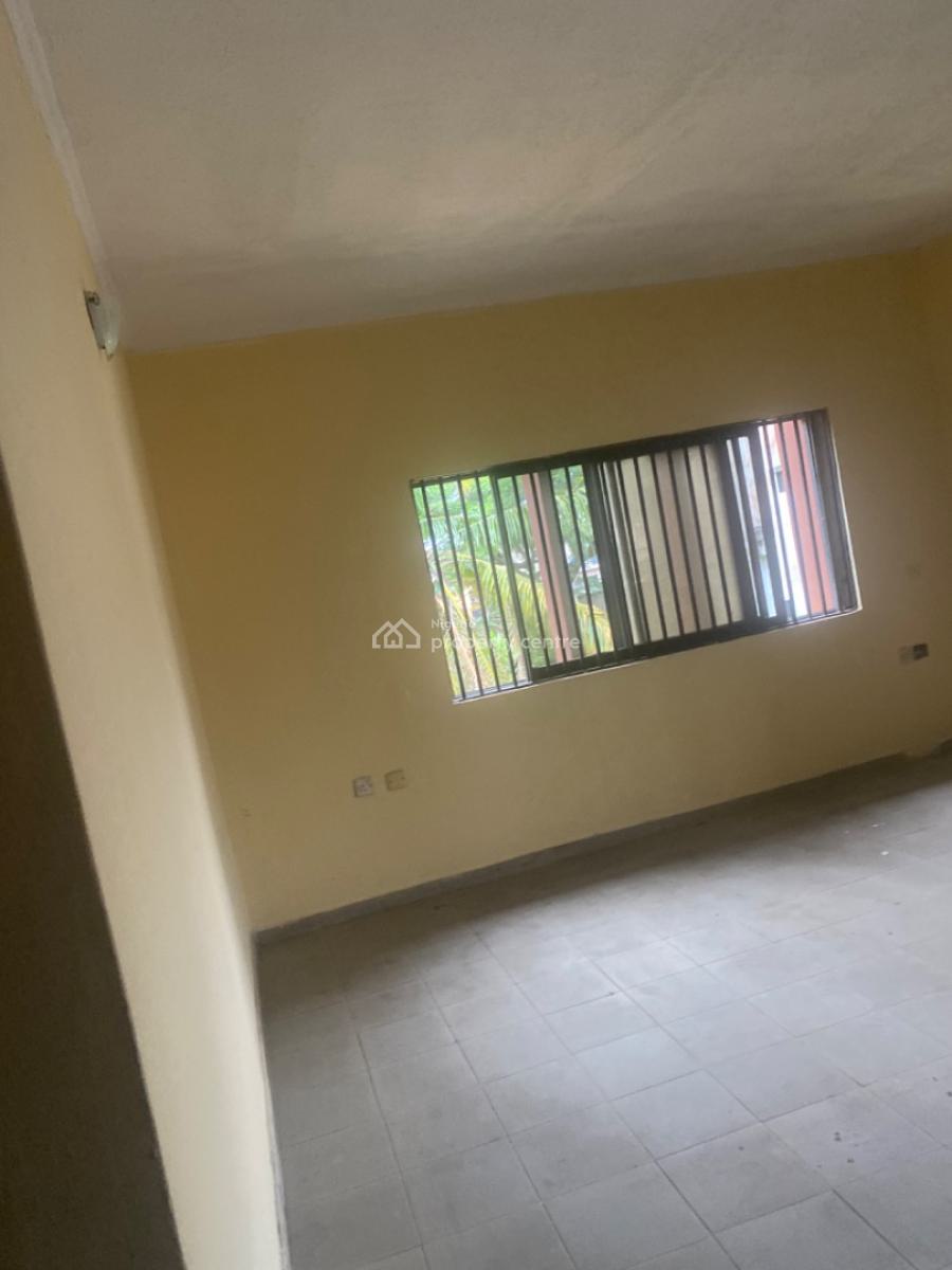 Luxuriously Nice Spacious Nice Shared Apartments, No. 14b, Sikiru Street, Sangotedo, Ajah, Lagos, Self Contain (single Rooms) for Rent
