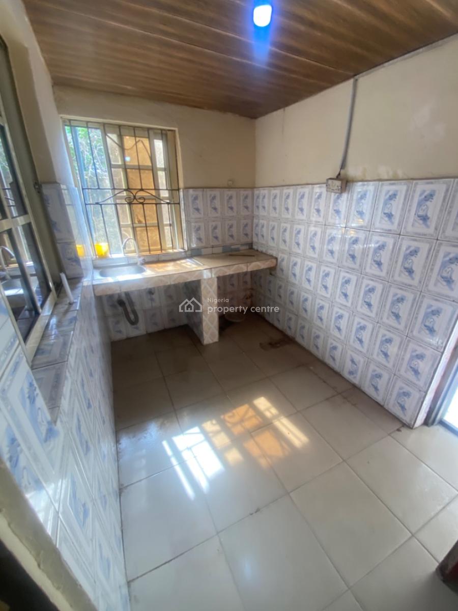 Luxuriously Nice Spacious Nice Self Contain  Apartments, No. 14b, Sikiru Street, Bogije, Ibeju Lekki, Lagos, Self Contain (single Rooms) for Rent