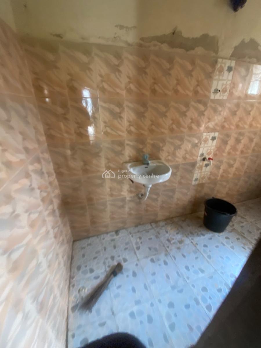 Luxuriously Nice Spacious Nice Self Contain  Apartments, No. 14b, Sikiru Street, Bogije, Ibeju Lekki, Lagos, Self Contain (single Rooms) for Rent