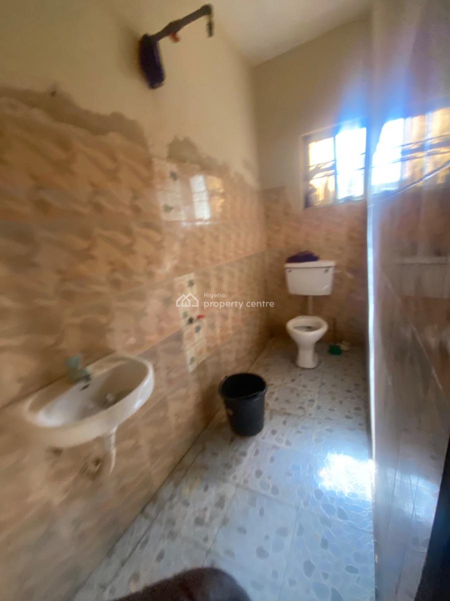 Luxuriously Nice Spacious Nice Self Contain  Apartments, No. 14b, Sikiru Street, Bogije, Ibeju Lekki, Lagos, Self Contain (single Rooms) for Rent