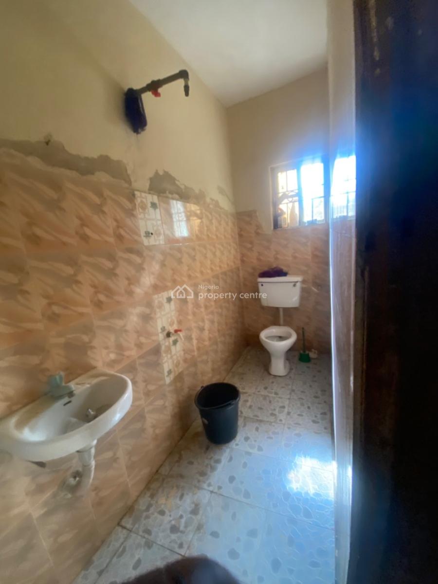 Luxuriously Nice Spacious Nice Self Contain  Apartments, No. 14b, Sikiru Street, Bogije, Ibeju Lekki, Lagos, Self Contain (single Rooms) for Rent