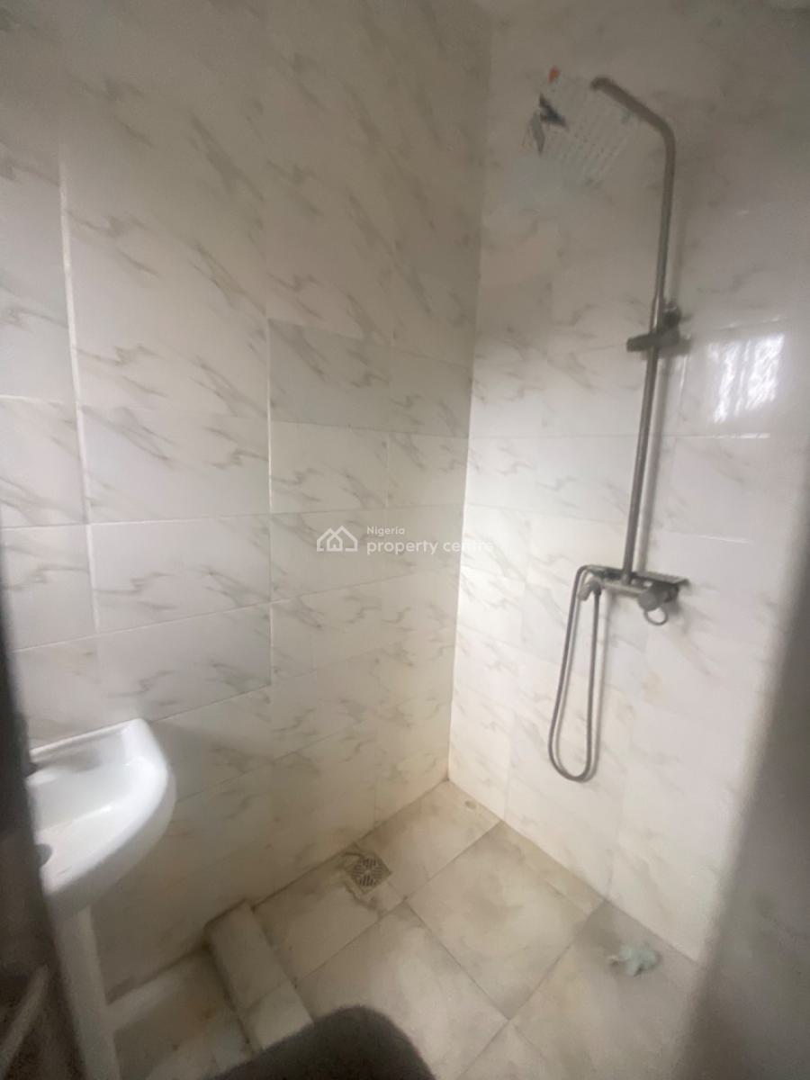 Luxuriously Spacious 2bedroom Flat with Excellent Finishing, No. 14, D Jaro Street, Jaro Court, Sangotedo, Ajah, Lagos, House for Rent