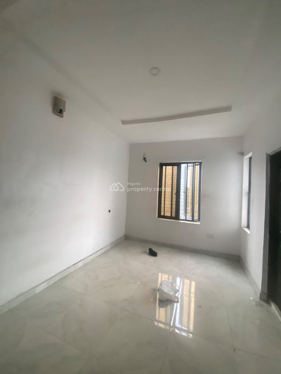 Luxuriously Spacious 2bedroom Flat with Excellent Finishing, No. 14, D Jaro Street, Jaro Court, Sangotedo, Ajah, Lagos, House for Rent