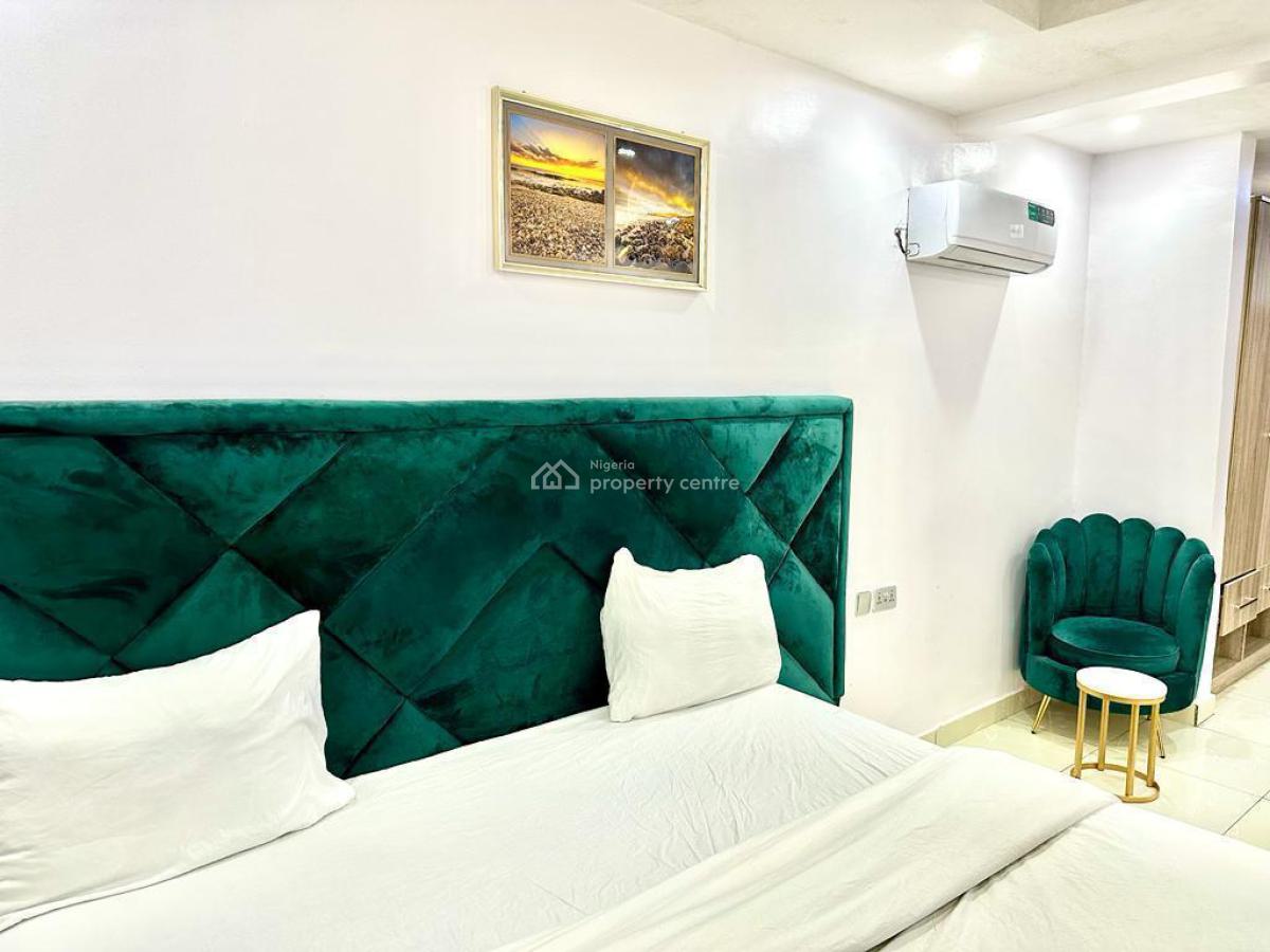 Luxuriously Furnished 4 Bedroom with Great Features, Ikate, Lekki, Lagos, Flat / Apartment Short Let