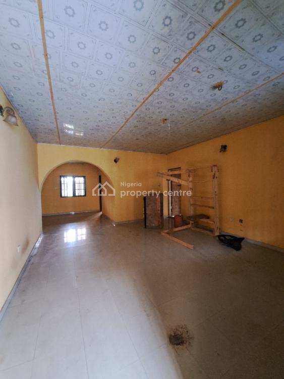 Spacious 3 Bedrooms Flat, Upstairs, Golf Road, Lakowe, Ibeju Lekki, Lagos, Flat / Apartment for Rent