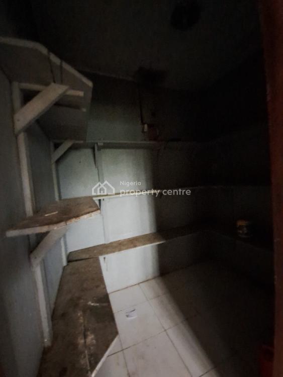 Spacious 3 Bedrooms Flat, Upstairs, Golf Road, Lakowe, Ibeju Lekki, Lagos, Flat / Apartment for Rent