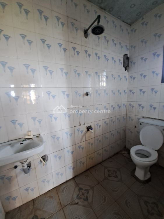 Spacious 3 Bedrooms Flat, Upstairs, Golf Road, Lakowe, Ibeju Lekki, Lagos, Flat / Apartment for Rent