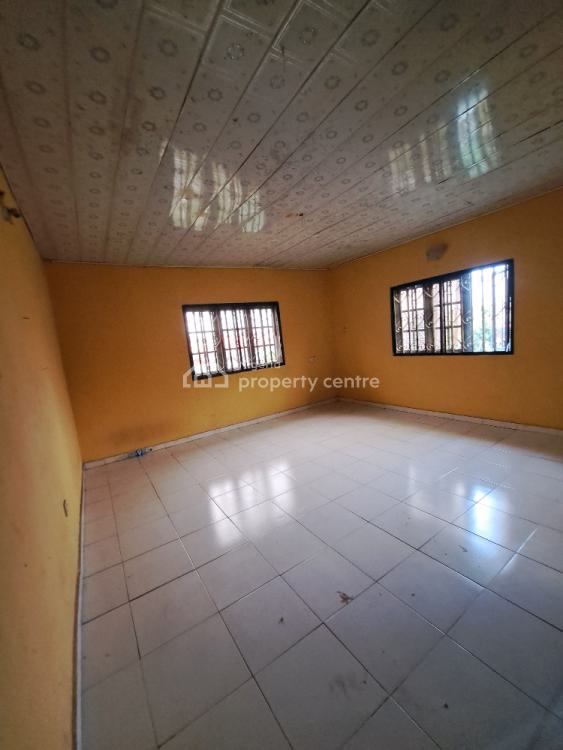Spacious 3 Bedrooms Flat, Upstairs, Golf Road, Lakowe, Ibeju Lekki, Lagos, Flat / Apartment for Rent