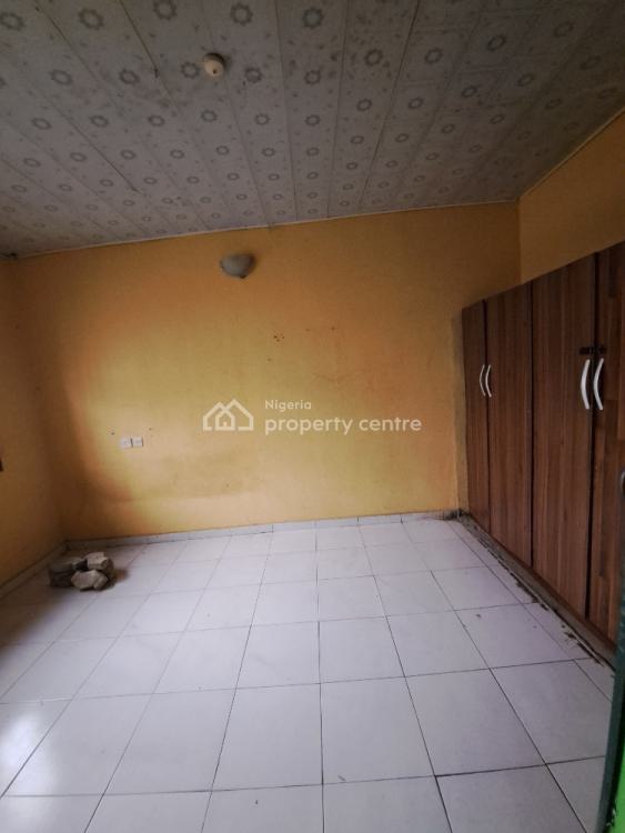 Spacious 3 Bedrooms Flat, Upstairs, Golf Road, Lakowe, Ibeju Lekki, Lagos, Flat / Apartment for Rent