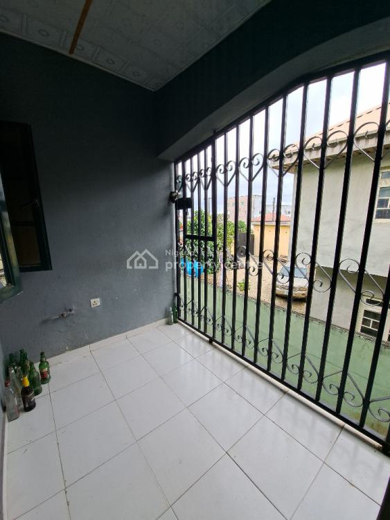 Spacious 3 Bedrooms Flat, Upstairs, Golf Road, Lakowe, Ibeju Lekki, Lagos, Flat / Apartment for Rent