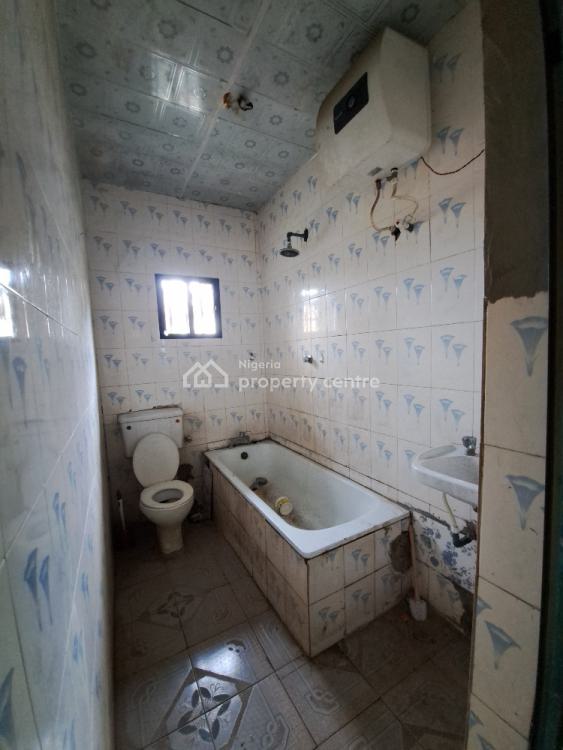 Spacious 3 Bedrooms Flat, Upstairs, Golf Road, Lakowe, Ibeju Lekki, Lagos, Flat / Apartment for Rent
