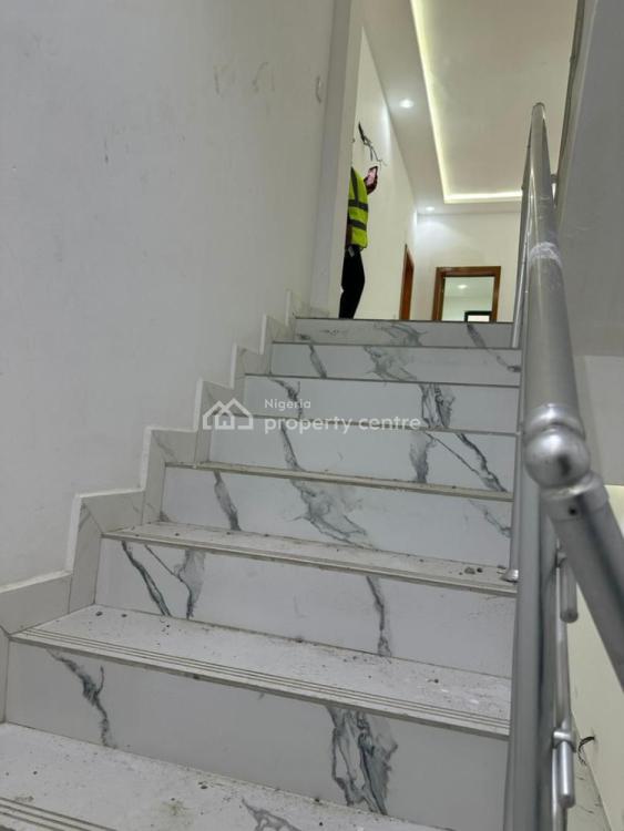 For Rent 3 Bedroom, Ikate Lekki, Lekki Phase 1, Lekki, Lagos 3 Beds