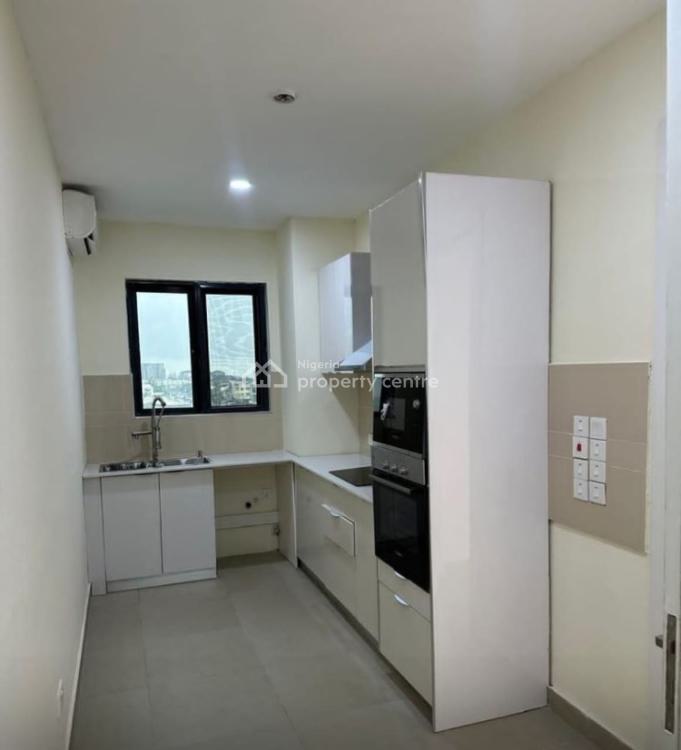 Waterfront 2 Bedroom Apartment, Lekki Phase 1, Lekki, Lagos, Flat / Apartment for Sale