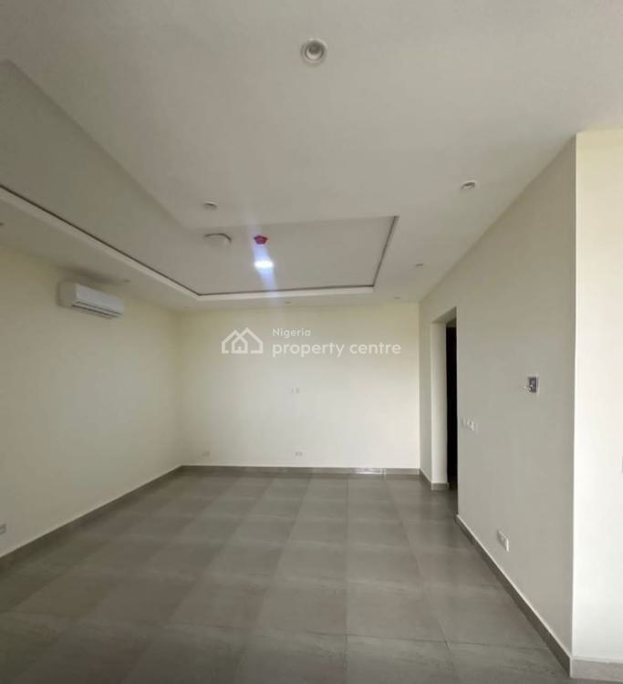 Waterfront 2 Bedroom Apartment, Lekki Phase 1, Lekki, Lagos, Flat / Apartment for Sale