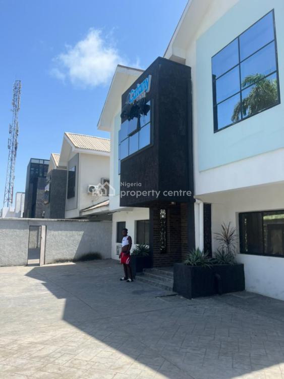 For Sale 10 Bedroom House With Boys Quarter, Victoria Island (VI