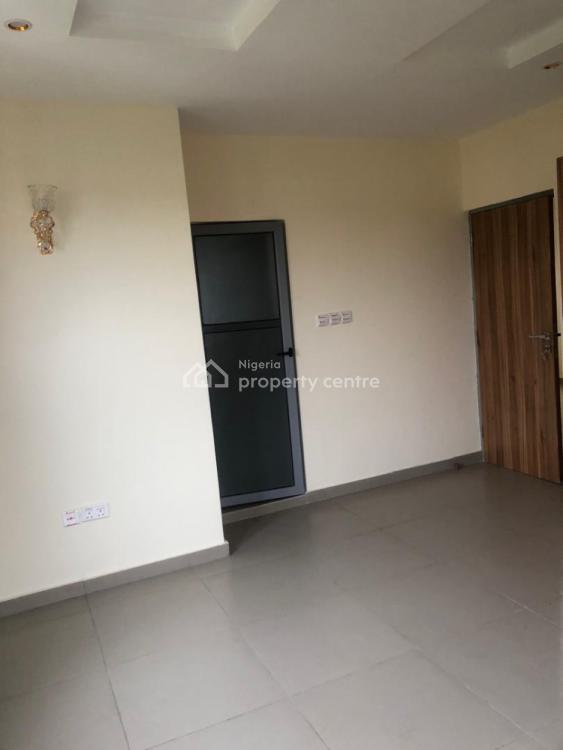 Executive 3 Bedroom Flat, Olaleye New Town Estate, Iponri, Surulere, Lagos, House for Rent