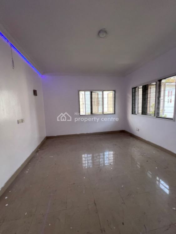 For Rent 2 Bedroom Flat, Carlton Gate Estate, Lekki, Lagos 2 Beds, 2